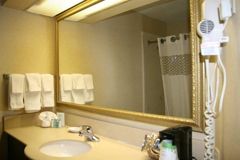 Quality Inn & Suites Searcy I-67 Bilik gambar
